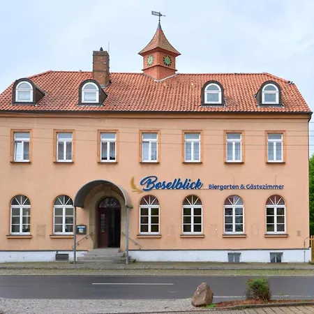 Casa de hóspedes Boselblick Gaestezimmer & Biergarten Sörnewitz
